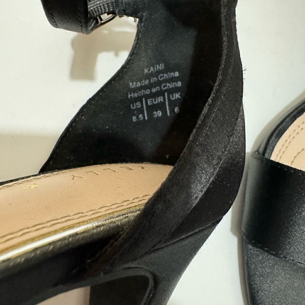 Kelly and Katie Kaini Satin Heels size 8.5 - Picture 11 of 11
